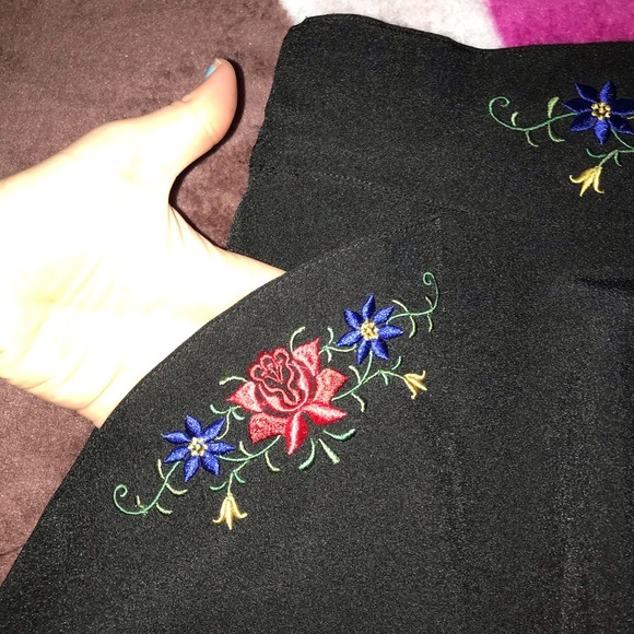 MIDNIGHT FLORAL PIN-UP WITCH EMBROIDERED MIDI SKIRT - Picture 2 of 7